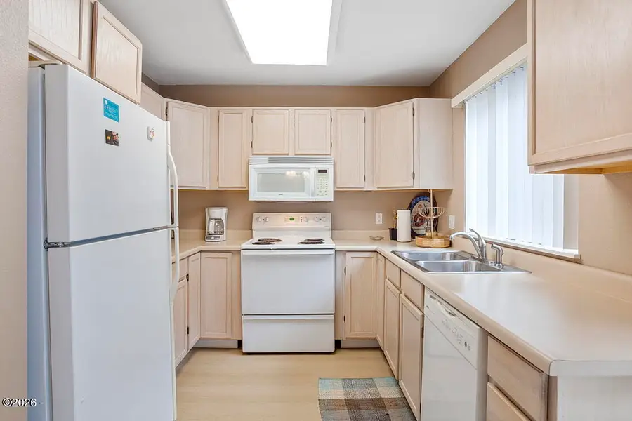 1821 NW 22nd, Lincoln City, OR 97367 - #3