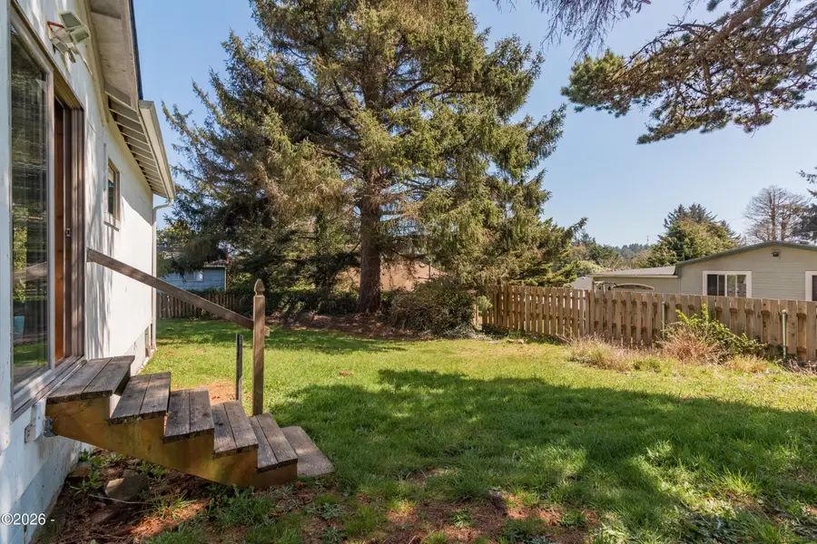 1044 SW 10th, Lincoln City, OR 97367 - #3