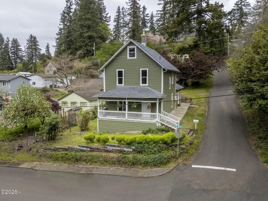 492 SE 3rd, Toledo, OR 97391 - #2