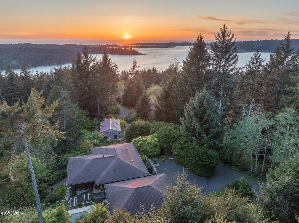 363 SE Back Bay Dr, Newport, OR 97365 - #1