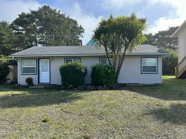 5323 SW Pacific Coast, Waldport, OR 97394