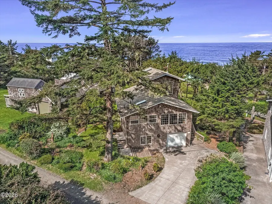 647 Pacific View, Yachats, OR 97498 - #2