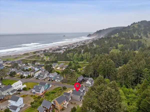 2065 NE Mulberry, Lincoln City, OR 97367