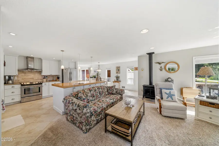 610 S Anchor, Rockaway Beach, OR 97136 - #3