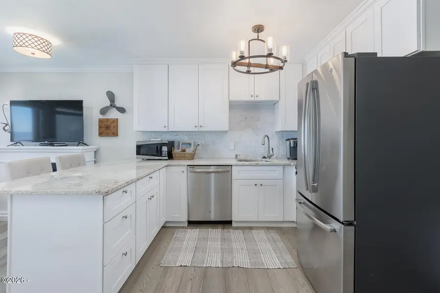 701 NW Coast, Newport, OR 97365 - #3