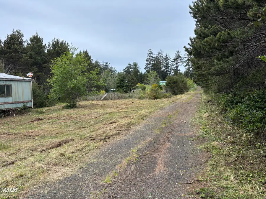 9500 NW Lark St, Seal Rock, OR 97376 - #2