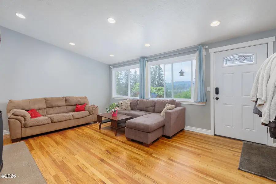 1625 SE Hillvale, Toledo, OR 97391 - #2