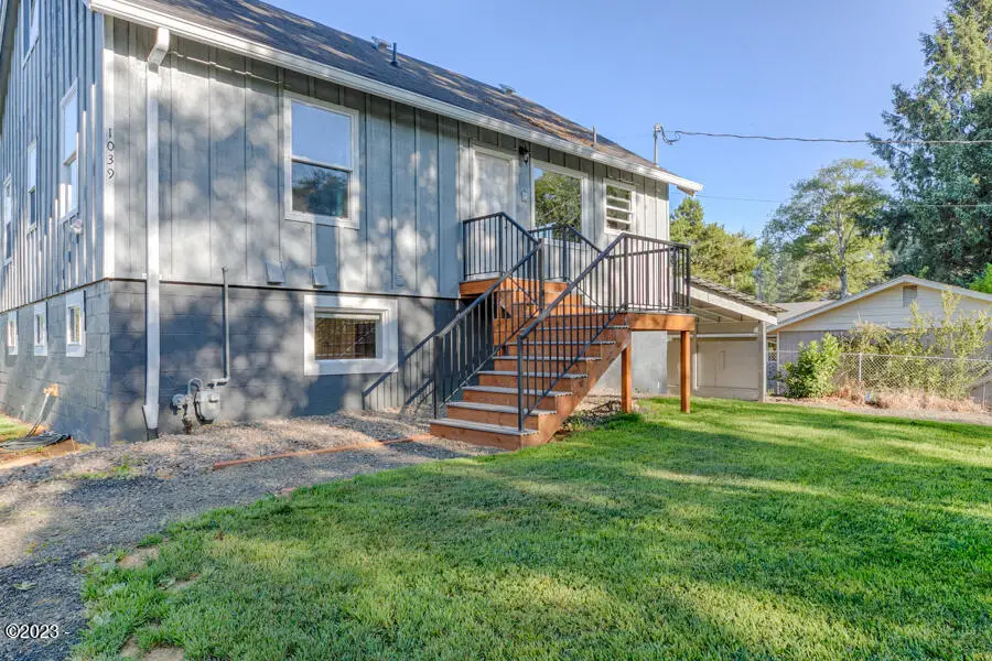 1039 NE Grant, Newport, OR 97365 - #3