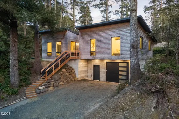 32155 Cape Kiwanda, Pacific City, OR 97135