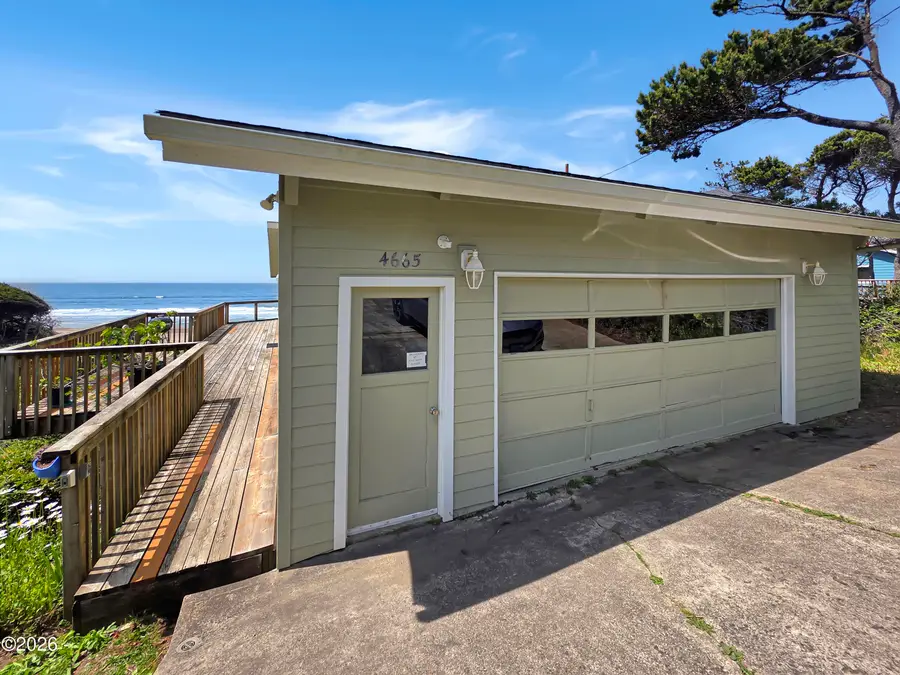 4665 Lincoln Ave, Depoe Bay, OR 97341 - #3