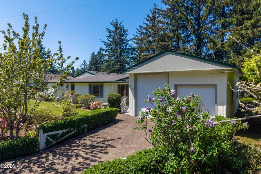 440 NE Edgecliff Dive, Waldport, OR 97394 - #3