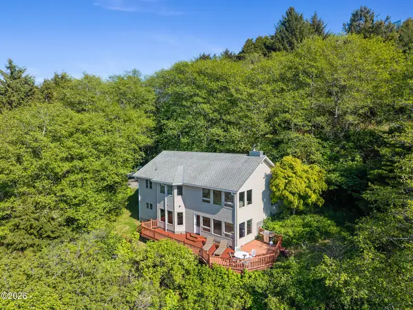 690 S 3rd, Rockaway Beach, OR 97136