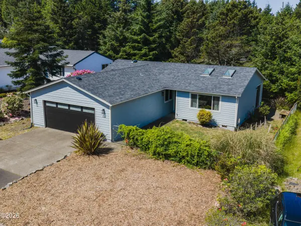 720 SE Bird Ave, Waldport, OR 97394