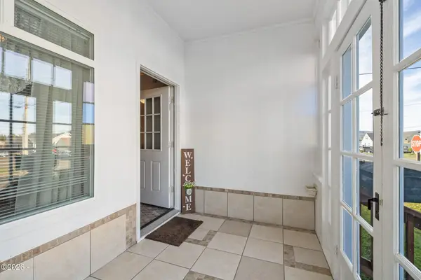 1403 5th, Tillamook, OR 97141