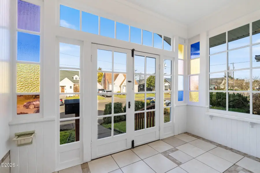 1403 5th, Tillamook, OR 97141 - #2