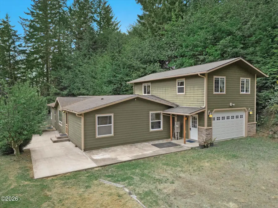 3909 N Bayview Rd, Waldport, OR 97394 - #3