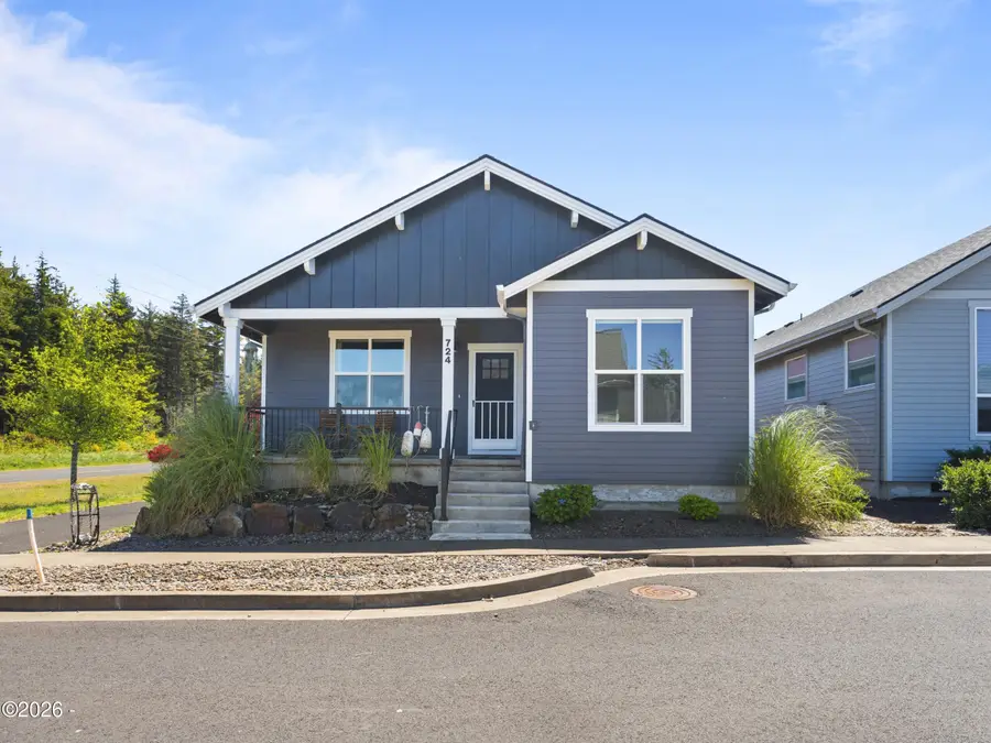 724 SE 44th, Newport, OR 97366 - #2
