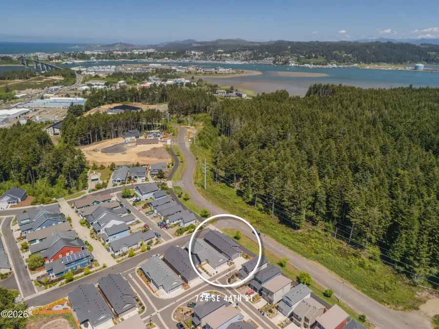 724 SE 44th, Newport, OR 97366 - #3
