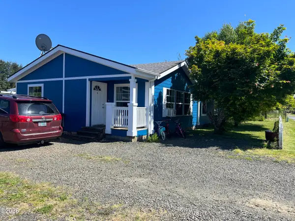 210 NW Grinstead St, Siletz, OR 97380