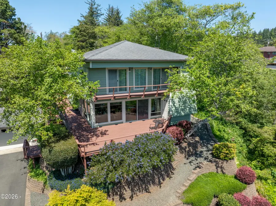 645 SE 3rd, Newport, OR 97365 - #2