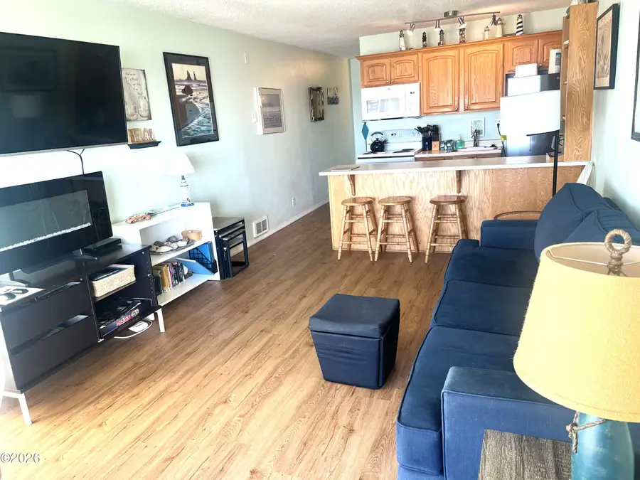 145 NW Inlet, Lincoln City, OR 97367 - #3