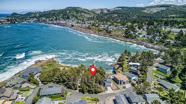 9 SW Cliff, Depoe Bay, OR 97341