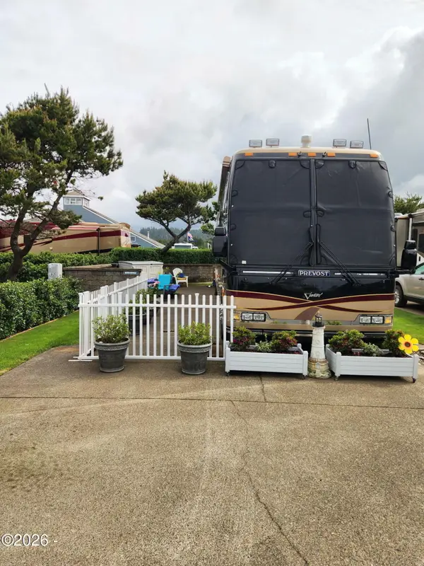 6225 N Coast, Newport, OR 97365