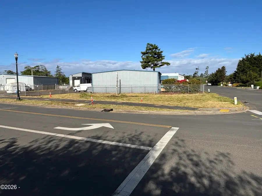 148 SE 32nd, Newport, OR 97366 - #2