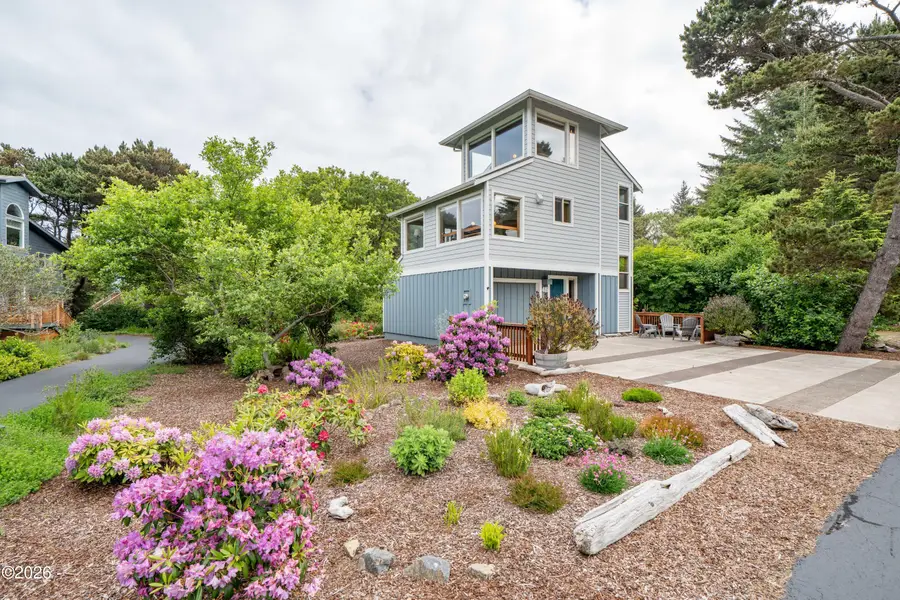 415 SW Edgewater, Depoe Bay, OR 97341 - #2