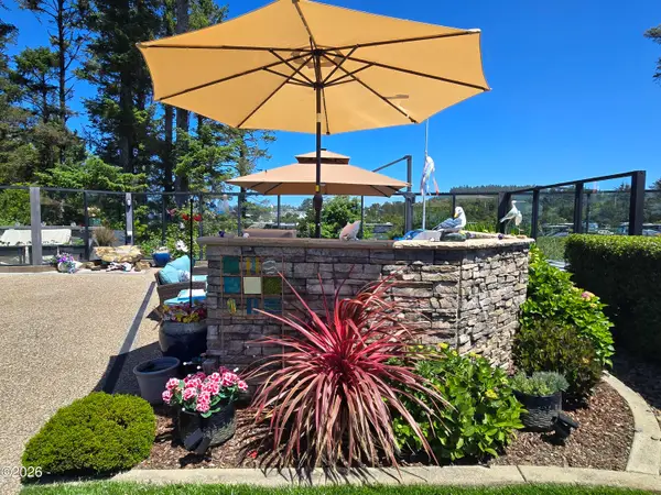 6225 N Coast, Newport, OR 97365