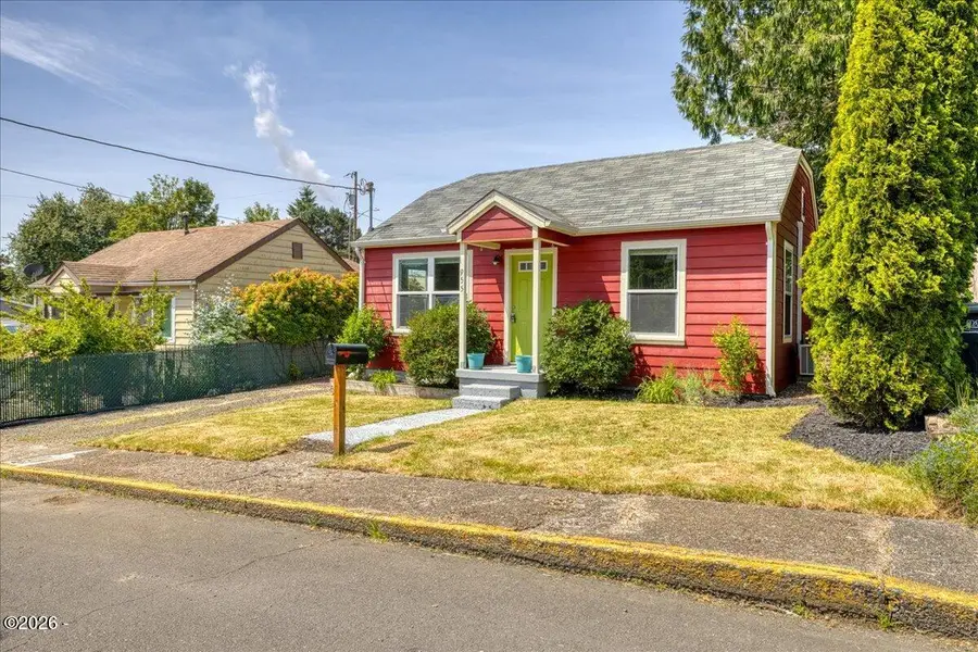 955 SE Gaither, Toledo, OR 97391 - #2