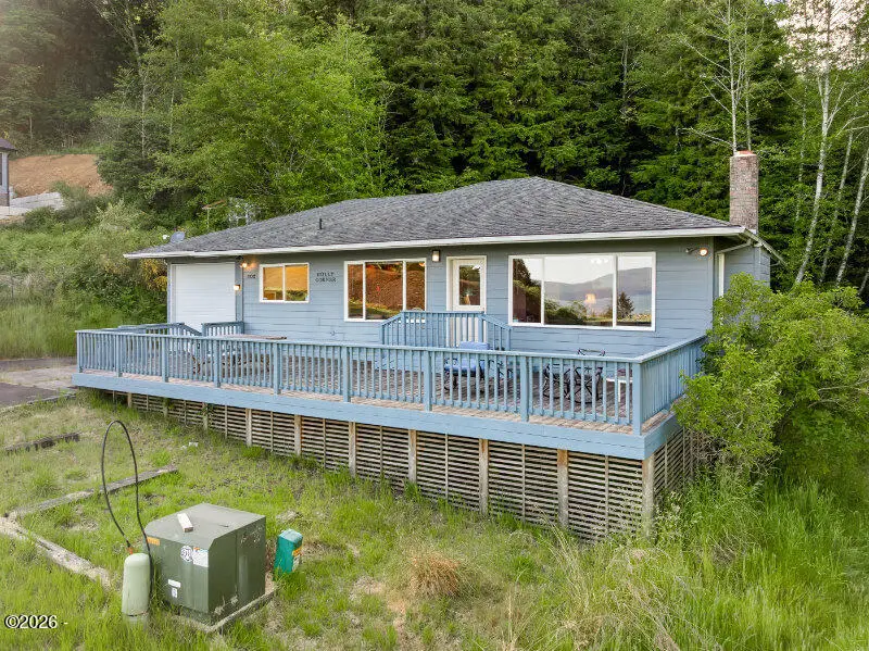 302 Holly, Garibaldi, OR 97118 - #2