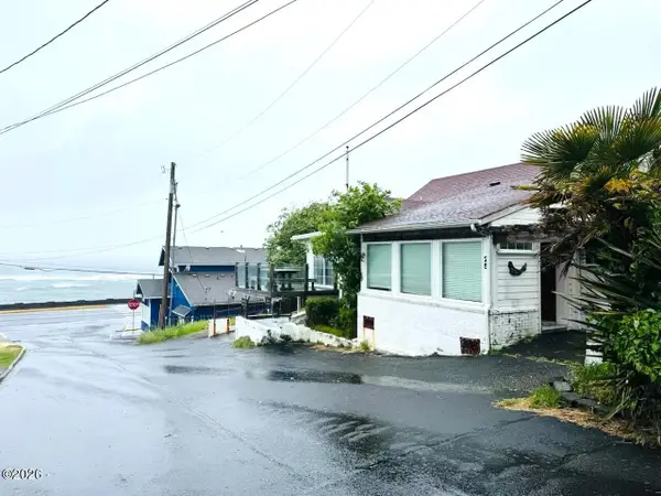 25 NE Clarke, Depoe Bay, OR 97341