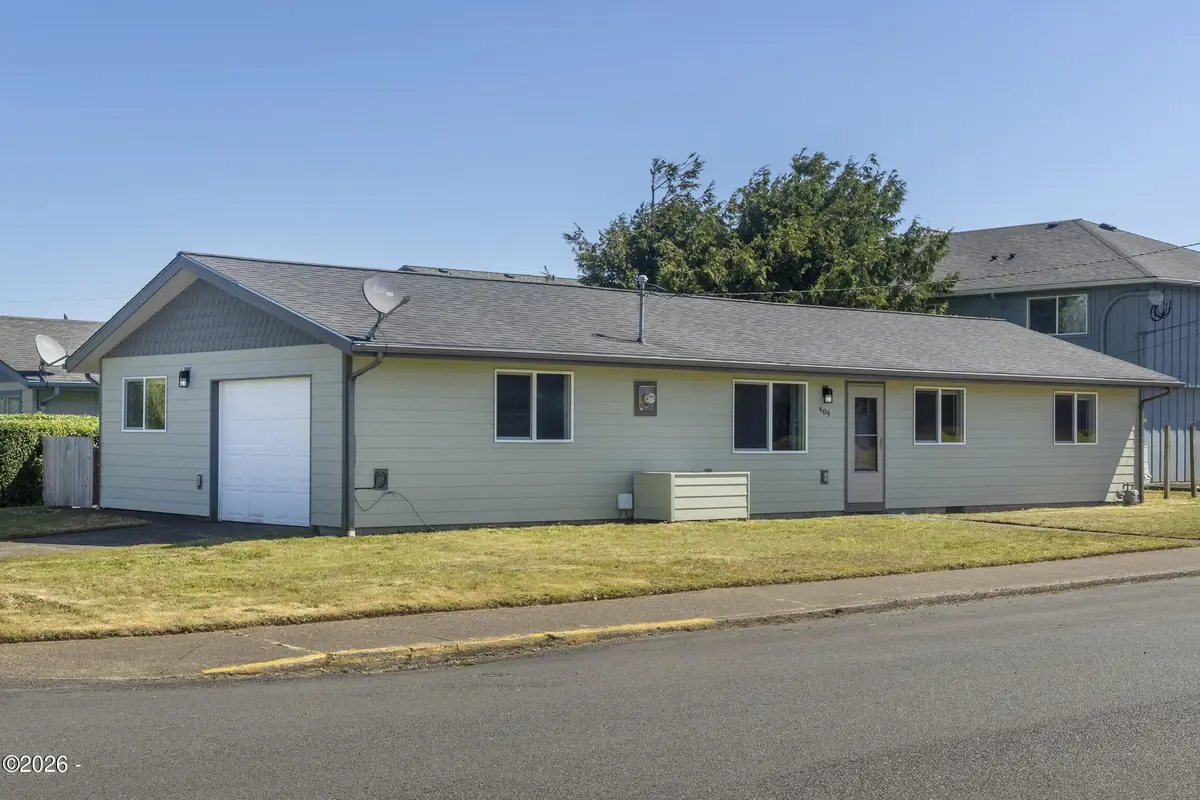 409 NE 4th, Newport, OR 97365 - #1