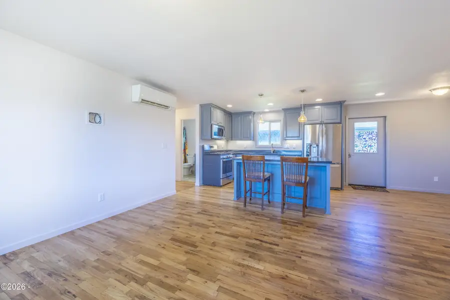 409 NE 4th, Newport, OR 97365 - #3
