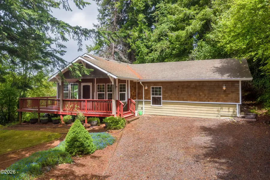 254 SE 2nd St, Toledo, OR 97391 - #2