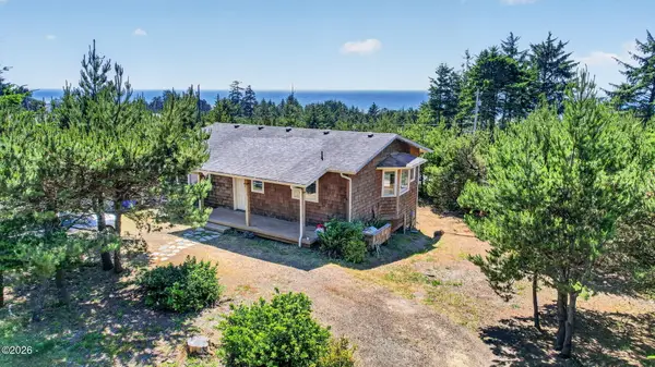 1902 NW Cedar Crest, Waldport, OR 97394