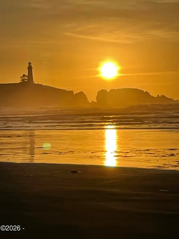 6225 N Coast, Newport, OR 97365