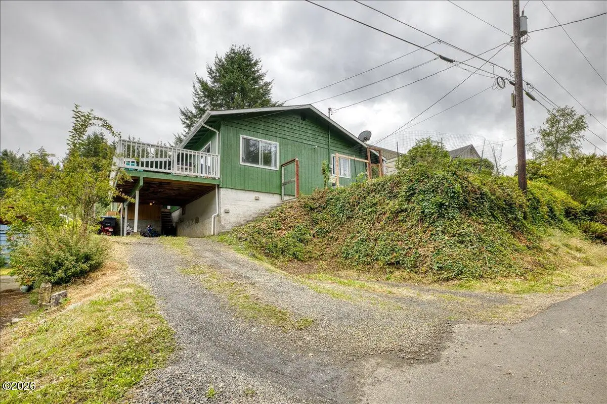 1252 NW Spruce, Toledo, OR 97391 - #1