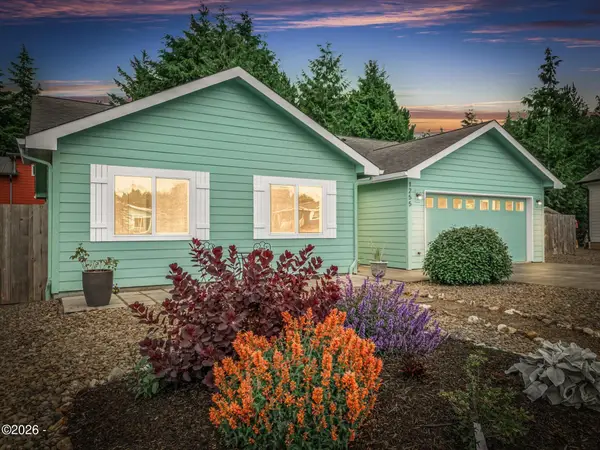 1255 SW Wedge Ct, Waldport, OR 97394