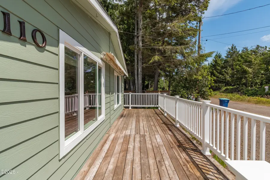 110 SE Douglas St, Depoe Bay, OR 97341 - #2