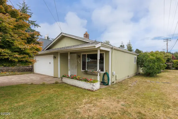 806 NE Douglas, Newport, OR 97365
