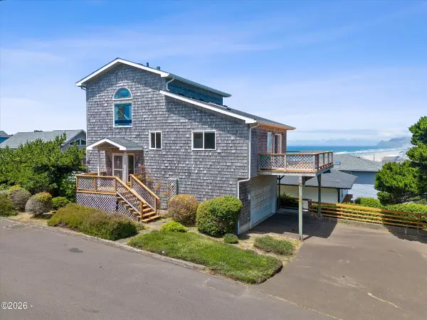 935 SW 7th, Lincoln City, OR 97367