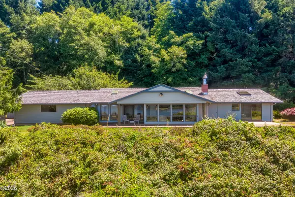 3863 Yaquina Bay, Newport, OR 97365
