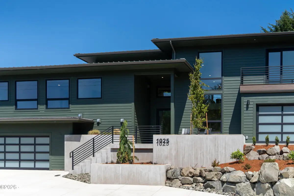1025 NE 7th, Newport, OR 97365 - #1