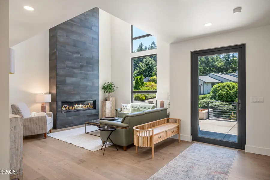 1025 NE 7th, Newport, OR 97365 - #3