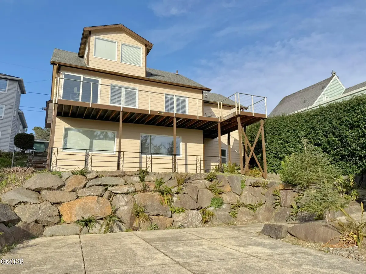 860 SW 10th, Lincoln City, OR 97367 - #1