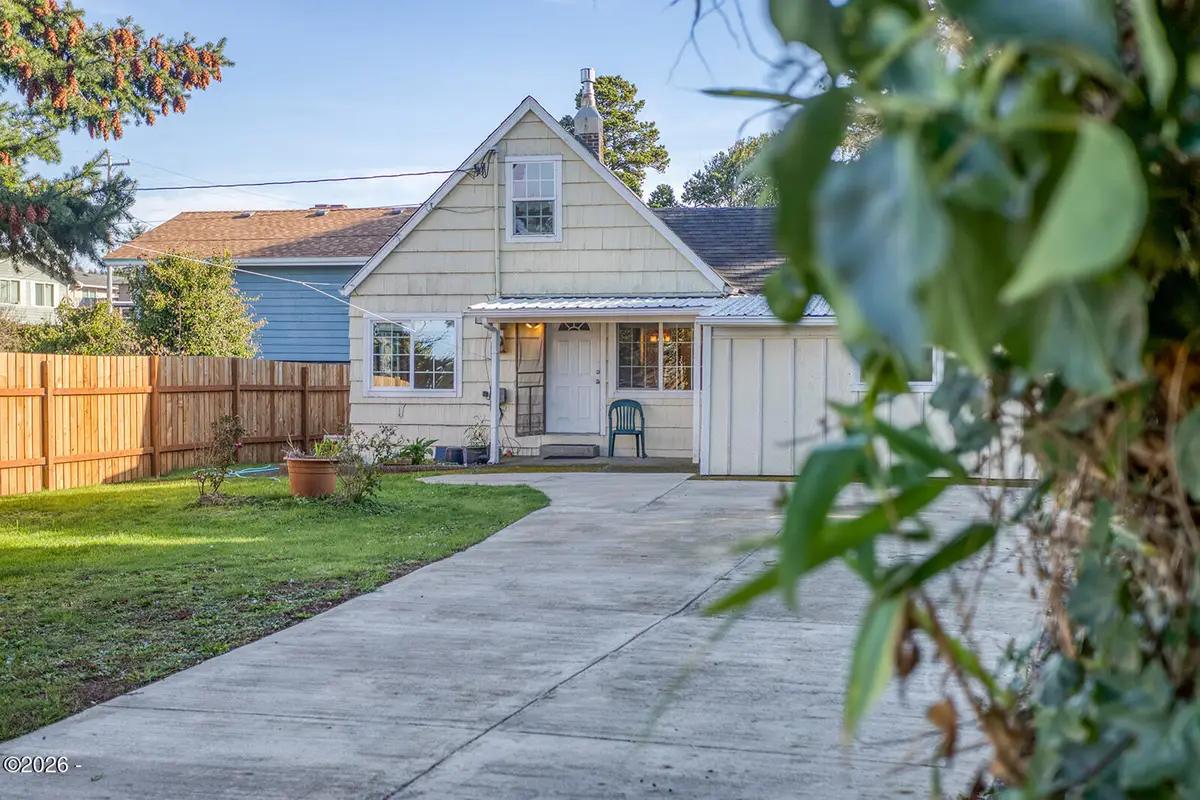 338 NE Avery, Newport, OR 97365 - #1