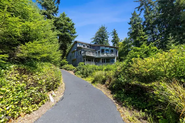 1625 SW Walking Wood, Depoe Bay, OR 97341