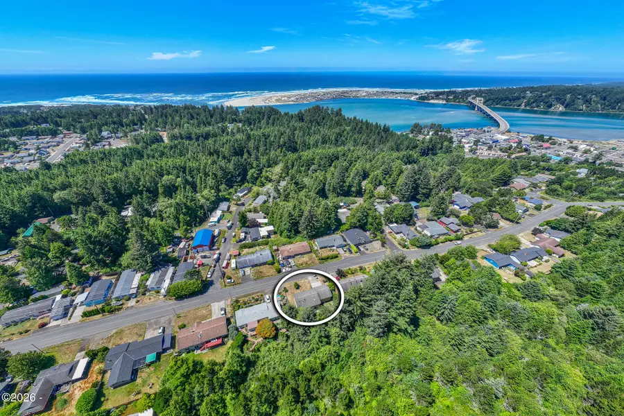 865 S Crestline Dr, Waldport, OR 97394 - #3